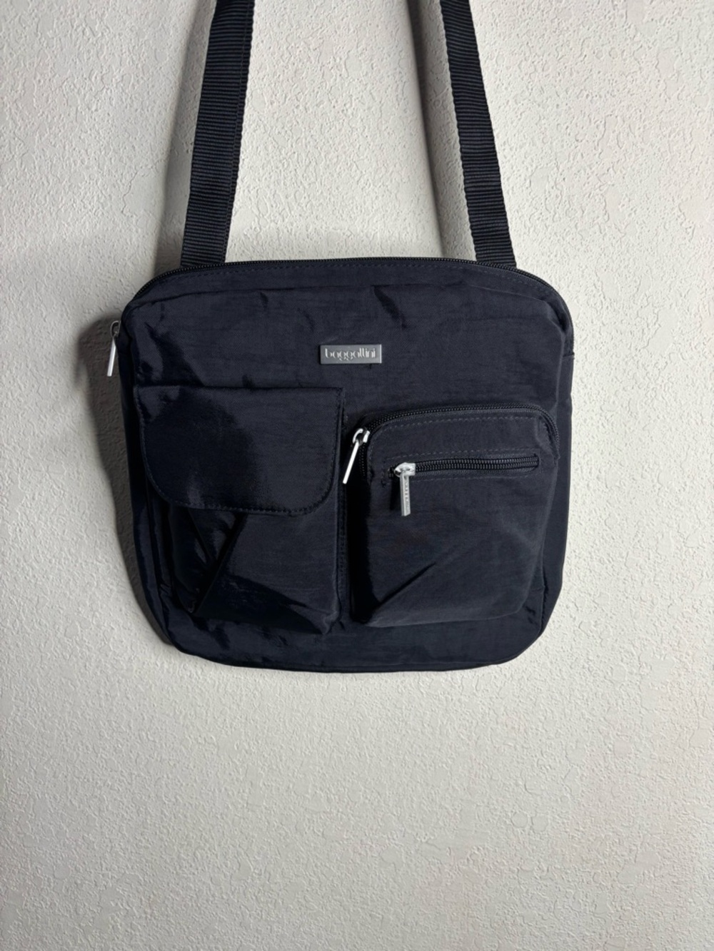 Baggallini canyon Black Nylon Crossbody with Front Pockets